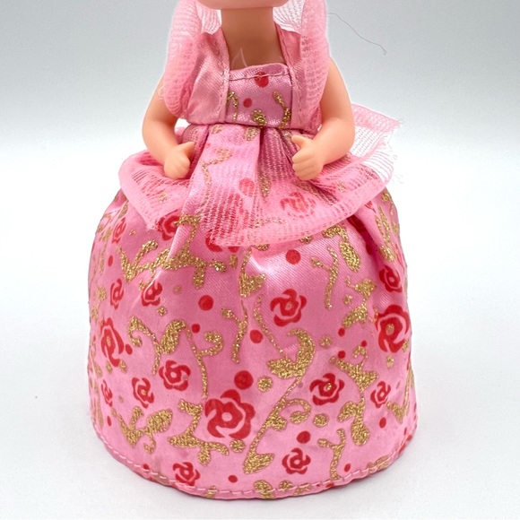 Cupcake Surprise Dolls Girls Haschel Toys Lot of 2 Cupcake Hat Sprinkles Swirls - Picture 13 of 13